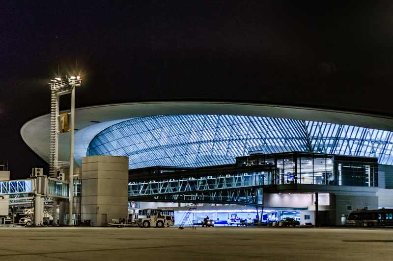 La nueva terminal del Aeropuerto de Montevideo se inauguró en 2009.